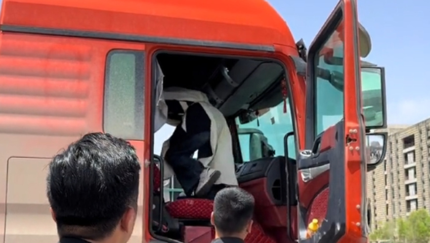 一派出所副所长被指卖淫案中徇私,香港澳门挂牌之全篇更新100徐,展开计划实施_储蓄版V13.24
